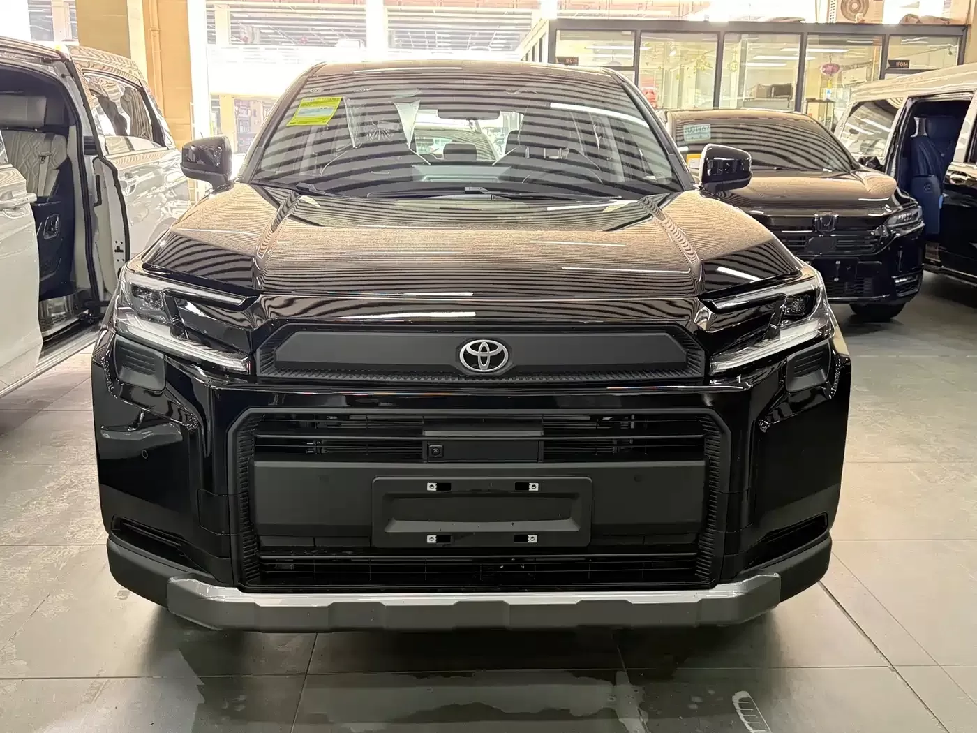 Подержанный Toyota RAV4 Rongfang 2026 модельного года, гибрид, 2.0L, E-CVT, 2WD, Premium