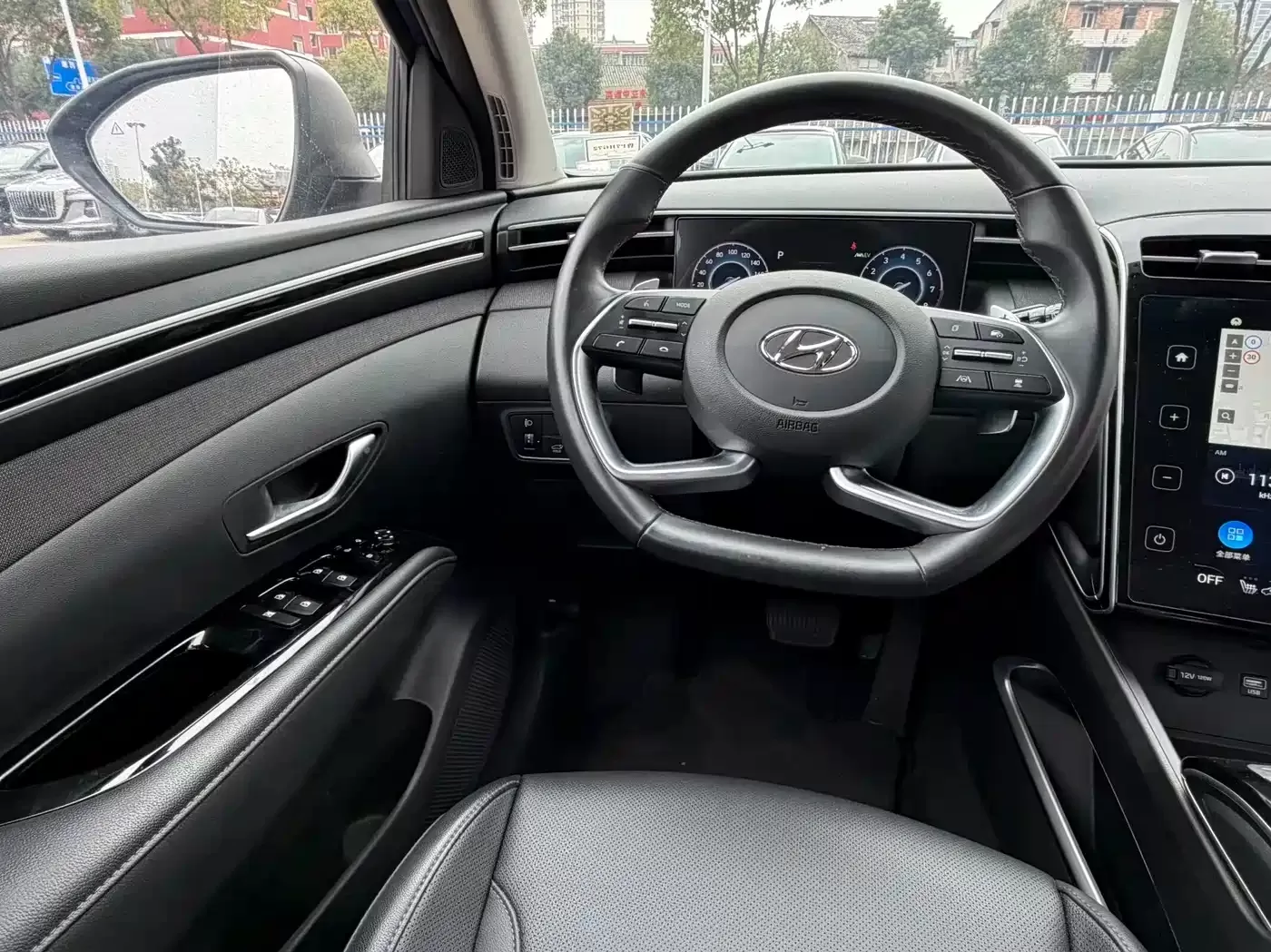 Б/у Hyundai Tucson 2022 Tucson L 2.0L Hybrid Flagship