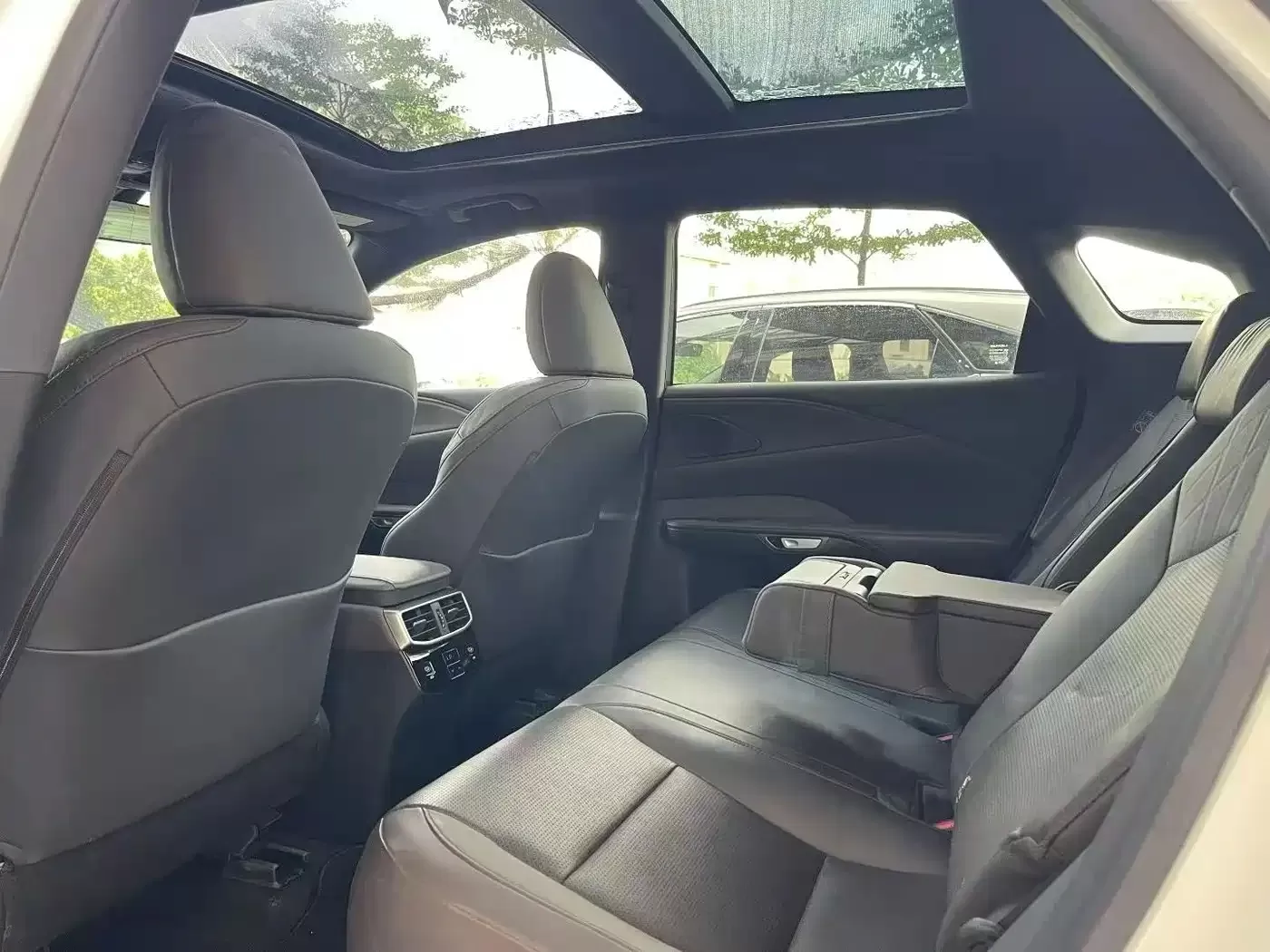 Подержанный Lexus RX 2023 350h 4WD Pure Edition