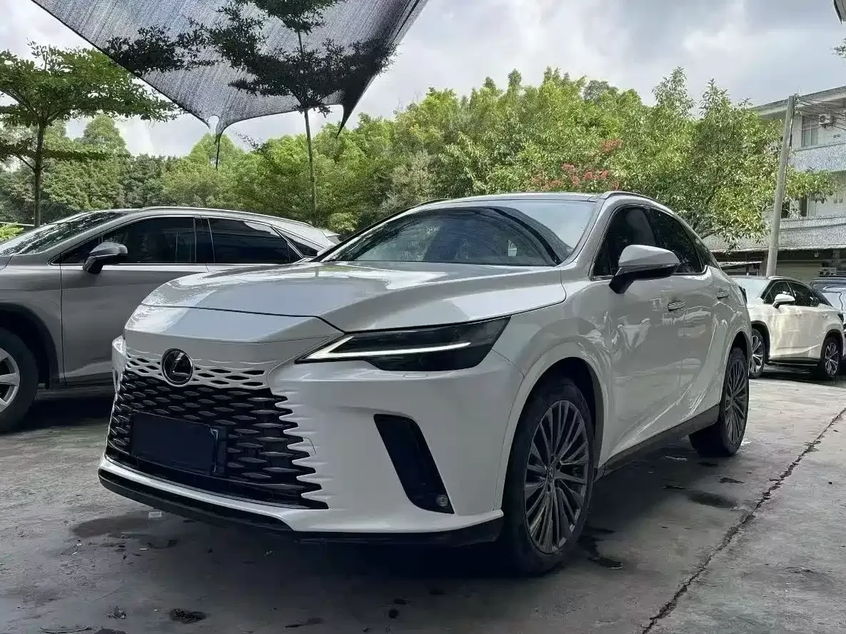 Подержанный Lexus RX 2023 350h 4WD Pure Edition