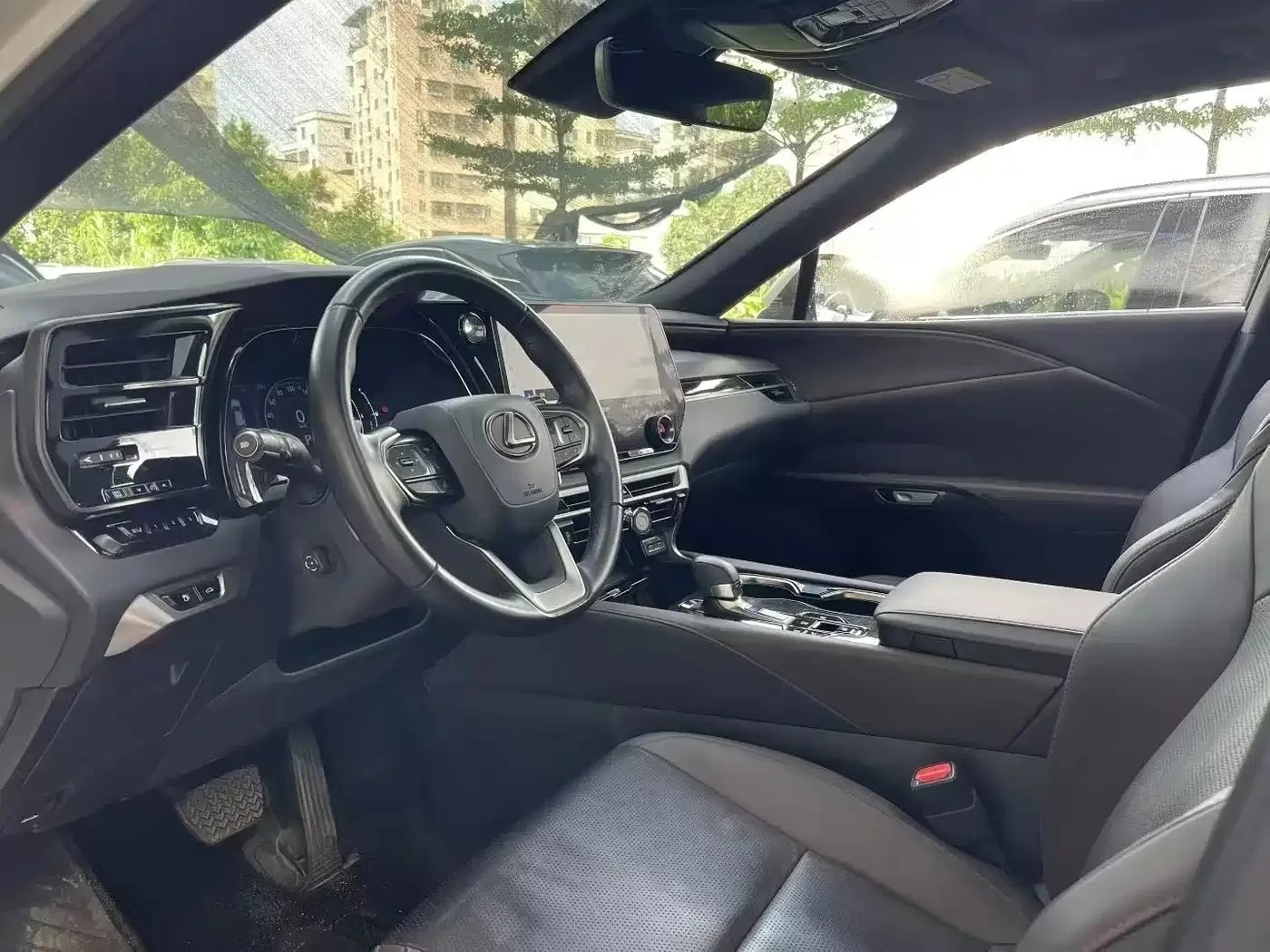 Подержанный Lexus RX 2023 350h 4WD Pure Edition