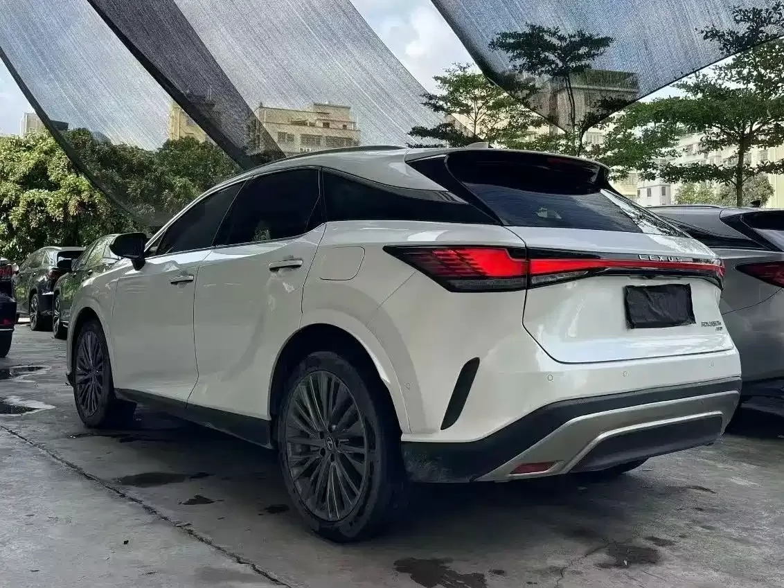 Подержанный Lexus RX 2023 350h 4WD Pure Edition