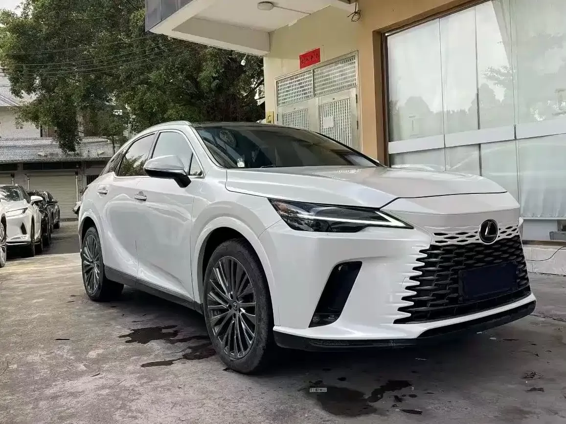 Подержанный Lexus RX 2023 350h 4WD Pure Edition
