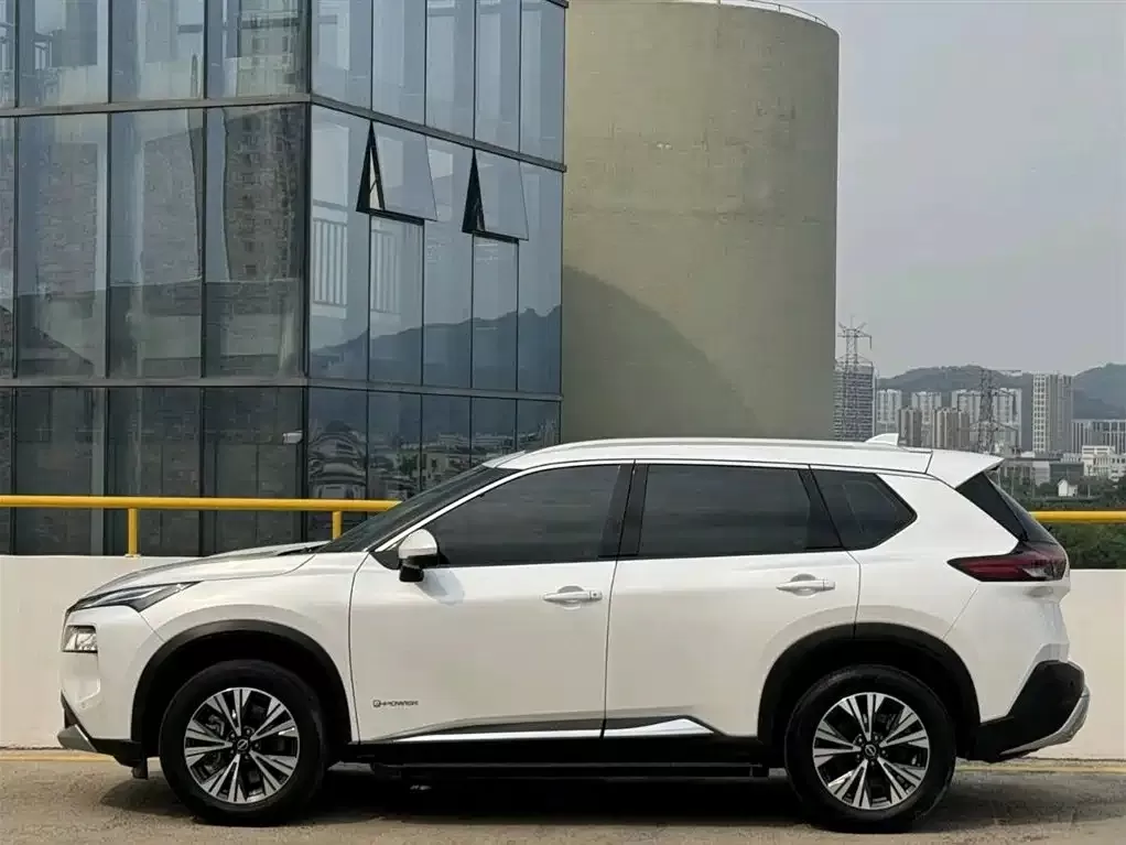 Подержанный Nissan X-Trail 2023 e-POWER Super Hybrid Dual Motor AWD Luxury Edition
