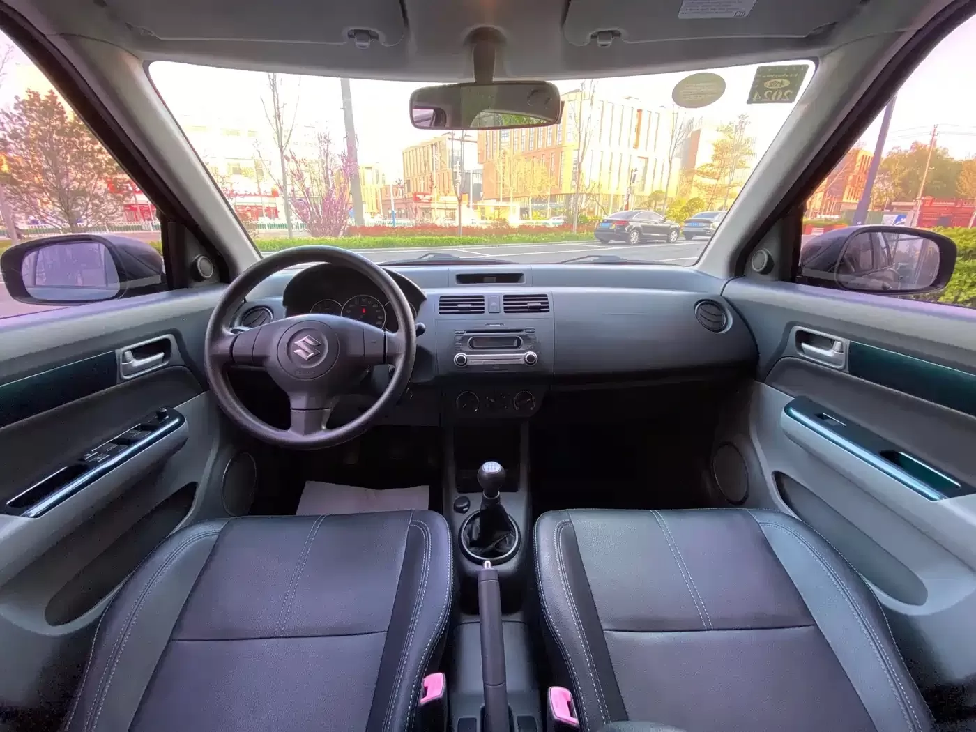 Подержанный Suzuki Swift 2016 1.5L механическая, версия Fashion Cool Edition