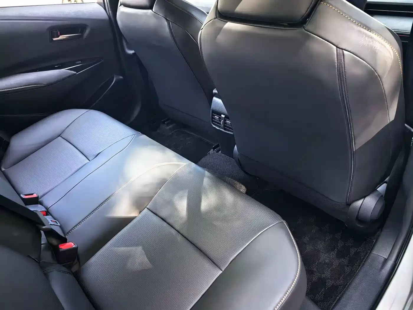 Подержанная Toyota Corolla 2026 года, 1.8L Intelligent Hybrid Elite Edition