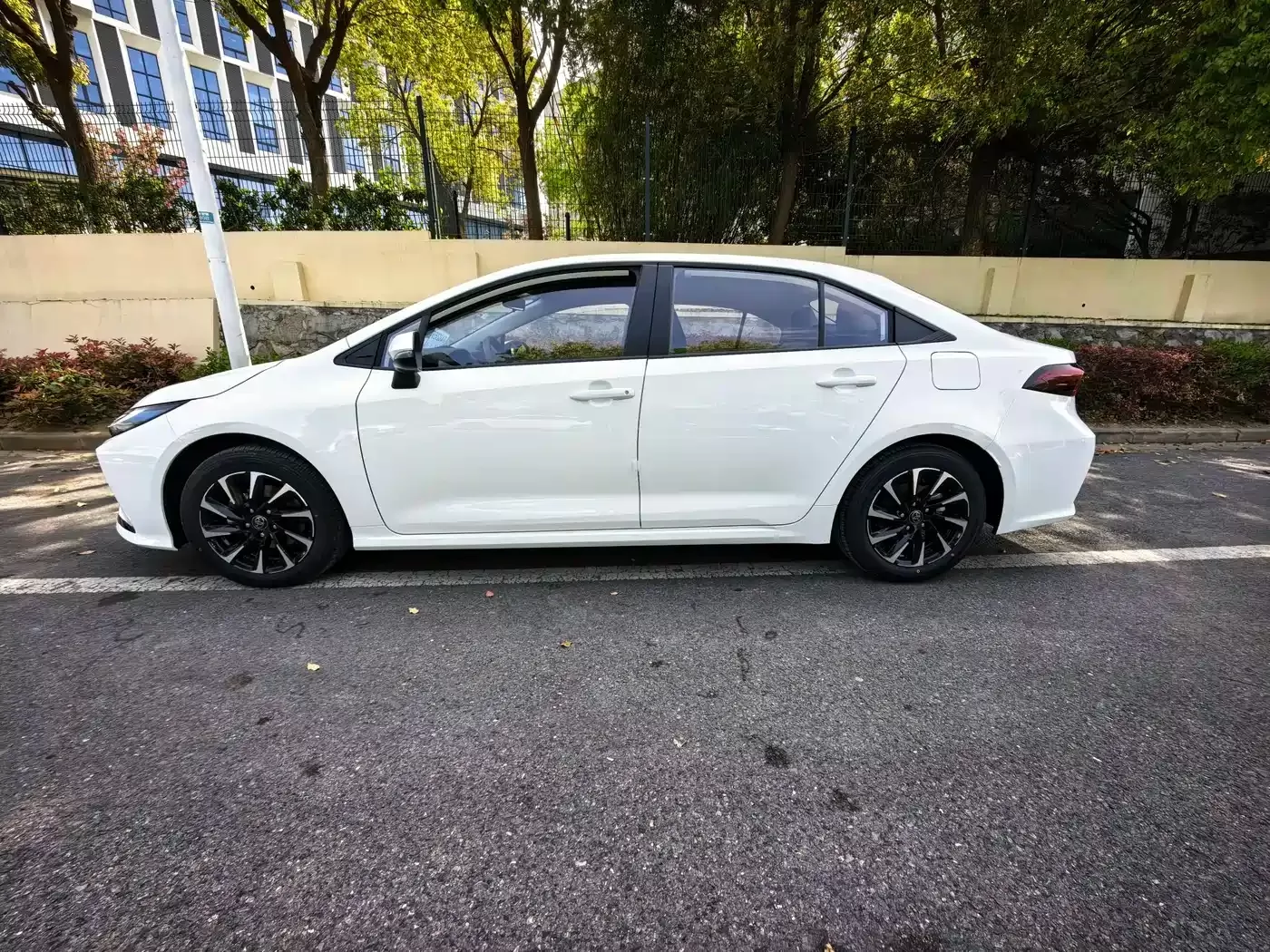 Подержанная Toyota Corolla 2026 года, 1.8L Intelligent Hybrid Elite Edition