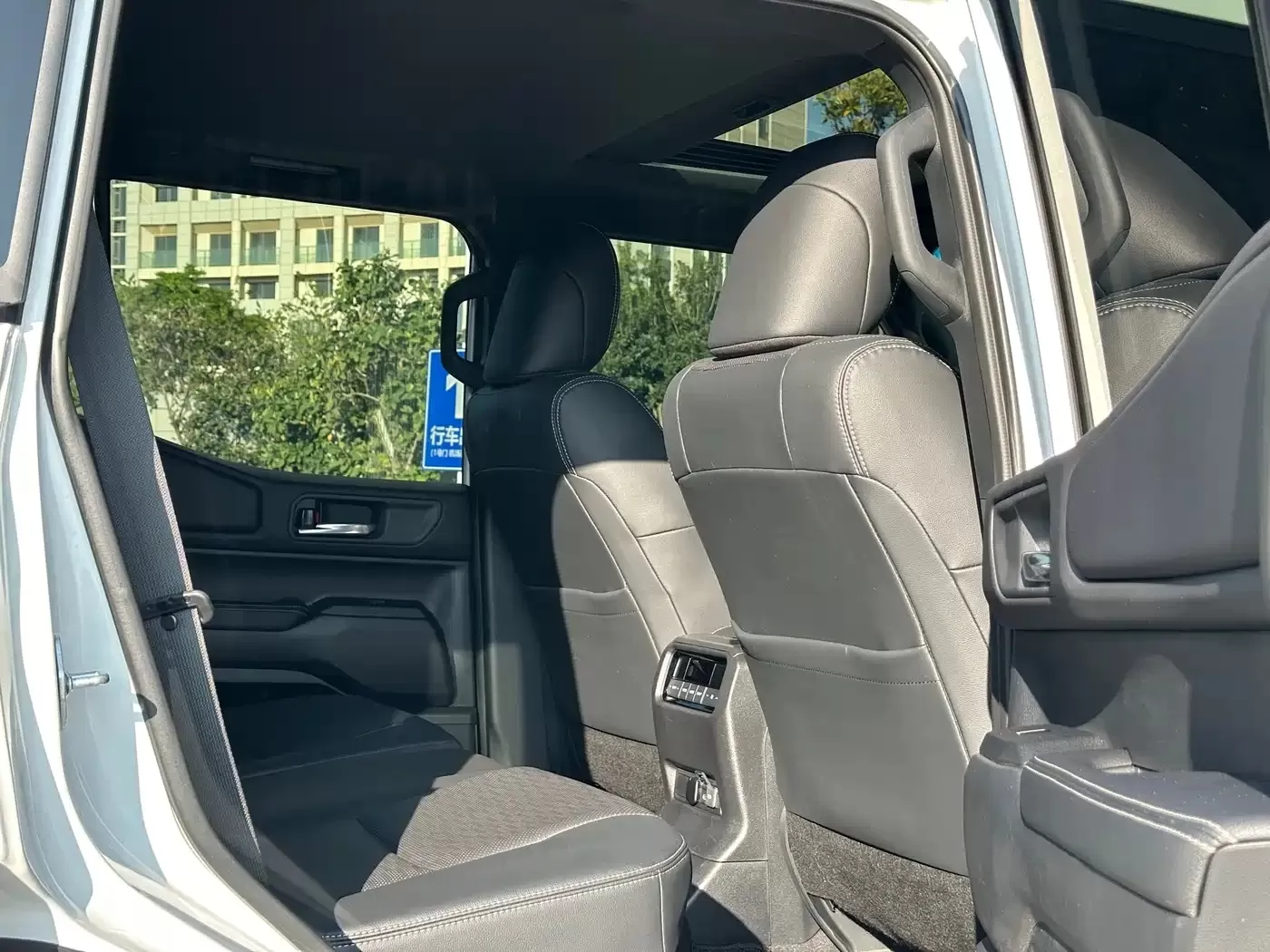 Подержанный Toyota Prado 2024 2.4T All-Terrain TX Edition 5-местный