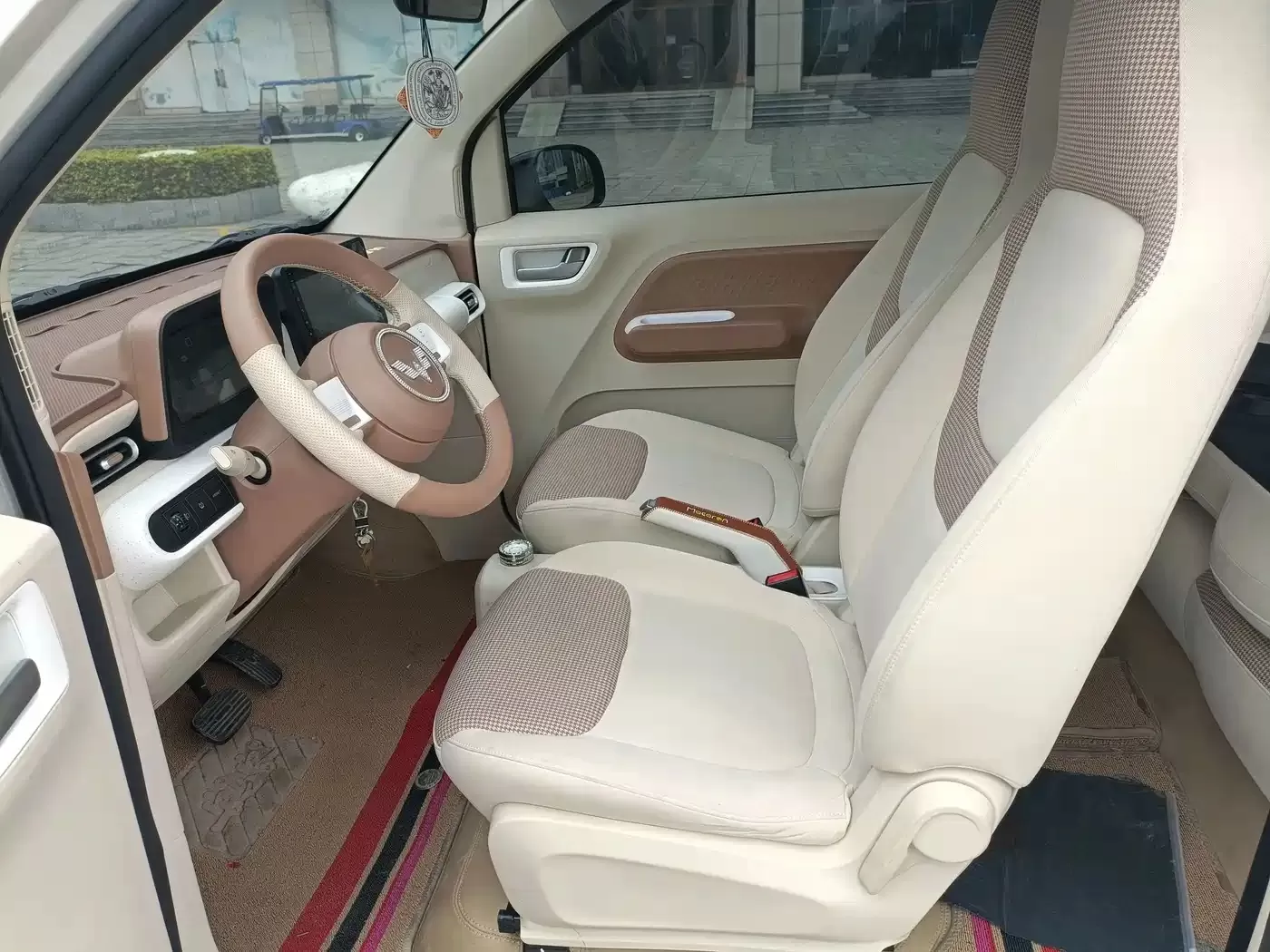 Подержанный Wuling Motors Hongguang MINIEV 2024 третье поколение 215 км Youth Edition