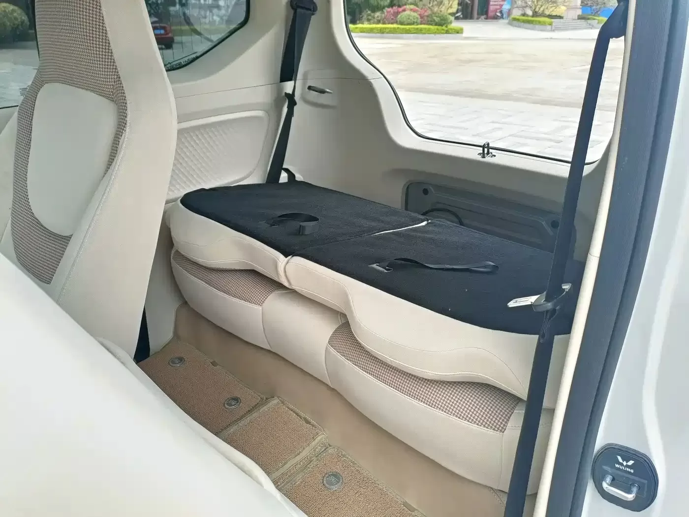 Подержанный Wuling Motors Hongguang MINIEV 2024 третье поколение 215 км Youth Edition