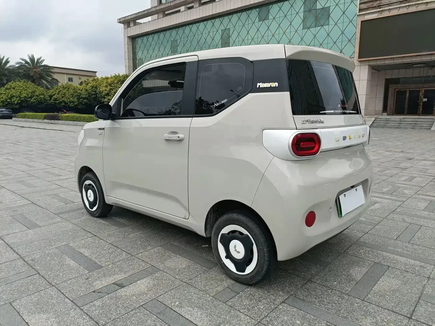Подержанный Wuling Motors Hongguang MINIEV 2024 третье поколение 215 км Youth Edition