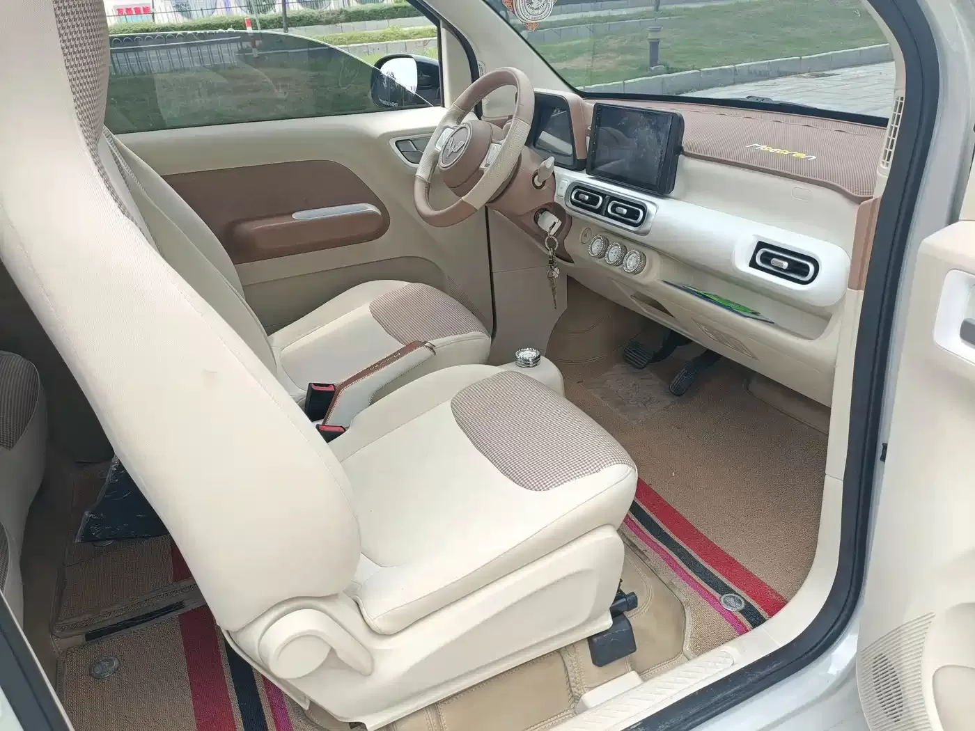Подержанный Wuling Motors Hongguang MINIEV 2024 третье поколение 215 км Youth Edition